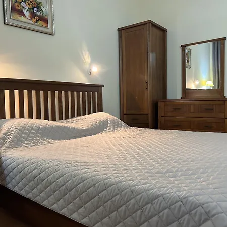 аpartment In The Garden Of Eden *